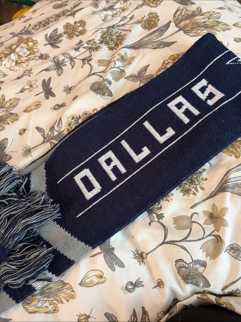 Dallas Navy and White Knit Scarf - Unbranded